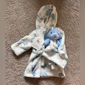Dinosaur bath robe and toy set